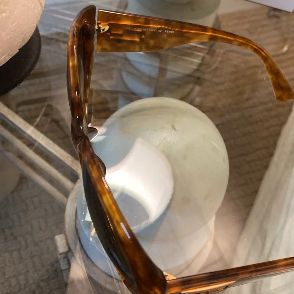 Fendi sunglasses - Picture 14 of 15